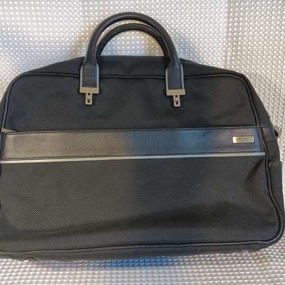 Tumi Elements Ballistic Nylon-Leather Trim Briefcase-Laptop -Black-Red Women - Picture 1 of 11